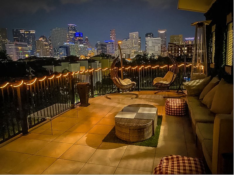 Rent a penthouse Airbnb in the center of Houston, Texas